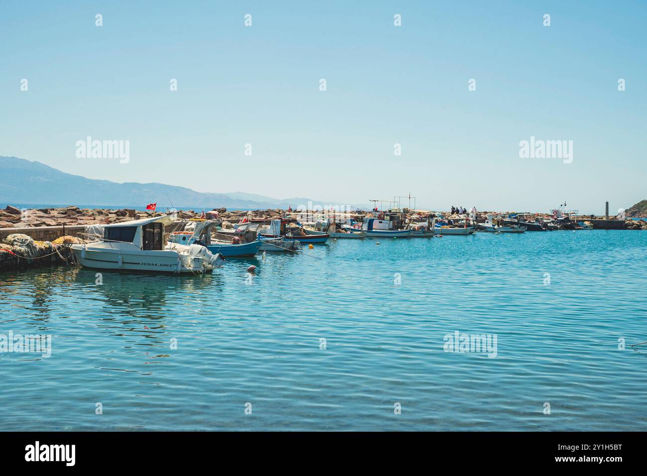 Assos, Canakkale, Turchia, agosto 18,2024 - e' un'antica citta' situata nel Villaggio di Behramkale in Turchia. Le antiche strade del porto di Assos Foto Stock