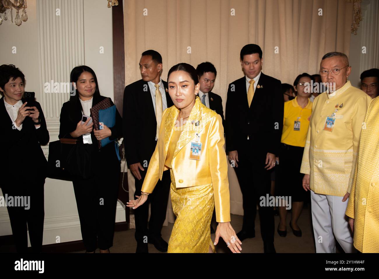 Bangkok, Thailandia. 7 settembre 2024. Paetongtarn Shinawatra, 31° primo ministro thailandese, torna indietro dopo una conferenza stampa e risponde alle domande dei media presso la Shanti Maitri (Inner), sede del governo, a Bangkok, Thailandia, il 7 settembre, 2024. (foto di Teera Noisakran/Sipa USA) credito: SIPA USA/Alamy Live News Foto Stock