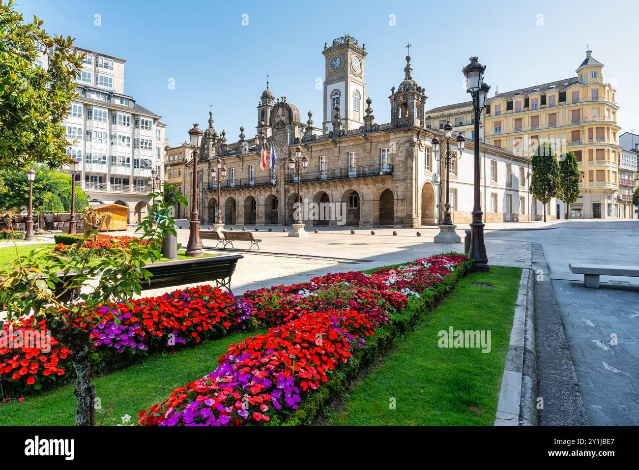 Plaza Mayor con l'edificio del municipio nella monumentale città di Lugo, Galizia. Foto Stock
