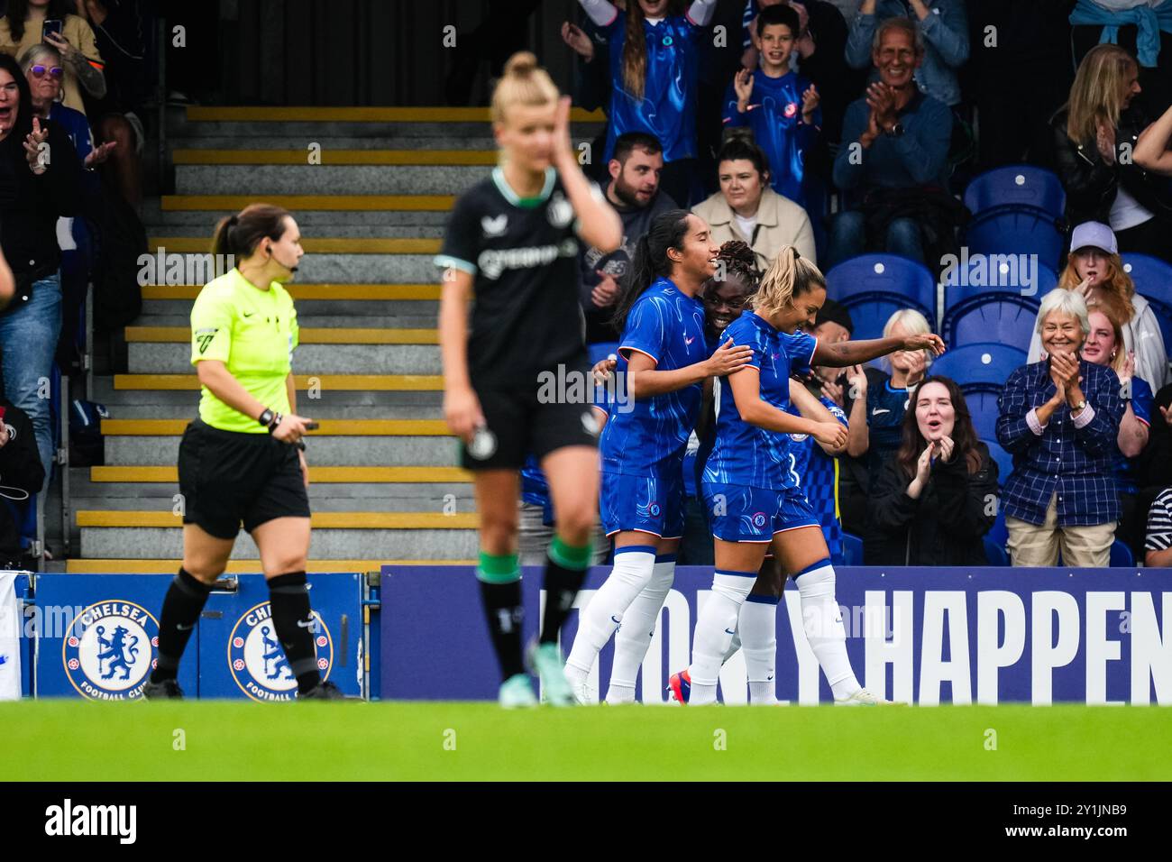 Londra, Regno Unito. 7 settembre 2024. Londra - Mayra Ramirez del Chelsea Women F.C., Sandy Baltimore del Chelsea Women F.C. durante una partita amichevole nella stagione 2024/2025. Il match è ambientato tra Chelsea F.C. Women e Feyenoord V1 a Kingsmeadow il 7 settembre 2024 a Londra, Inghilterra. Credito: Foto Box to Box/Alamy Live News Foto Stock