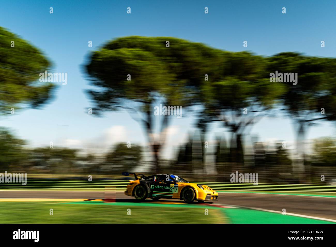 Imola, Imola, Italia. 7 settembre 2024. La Porsche 911 Cup 992 n.217 di EF Racing gareggia durante la sessione di prove libere per il 6° round del Campionato Italiano Grand Turism sul circuito Internazionale Enzo e Dino Ferrari. (Credit Image: © Luca Martini/ZUMA Press Wire) SOLO PER USO EDITORIALE! Non per USO commerciale! Foto Stock