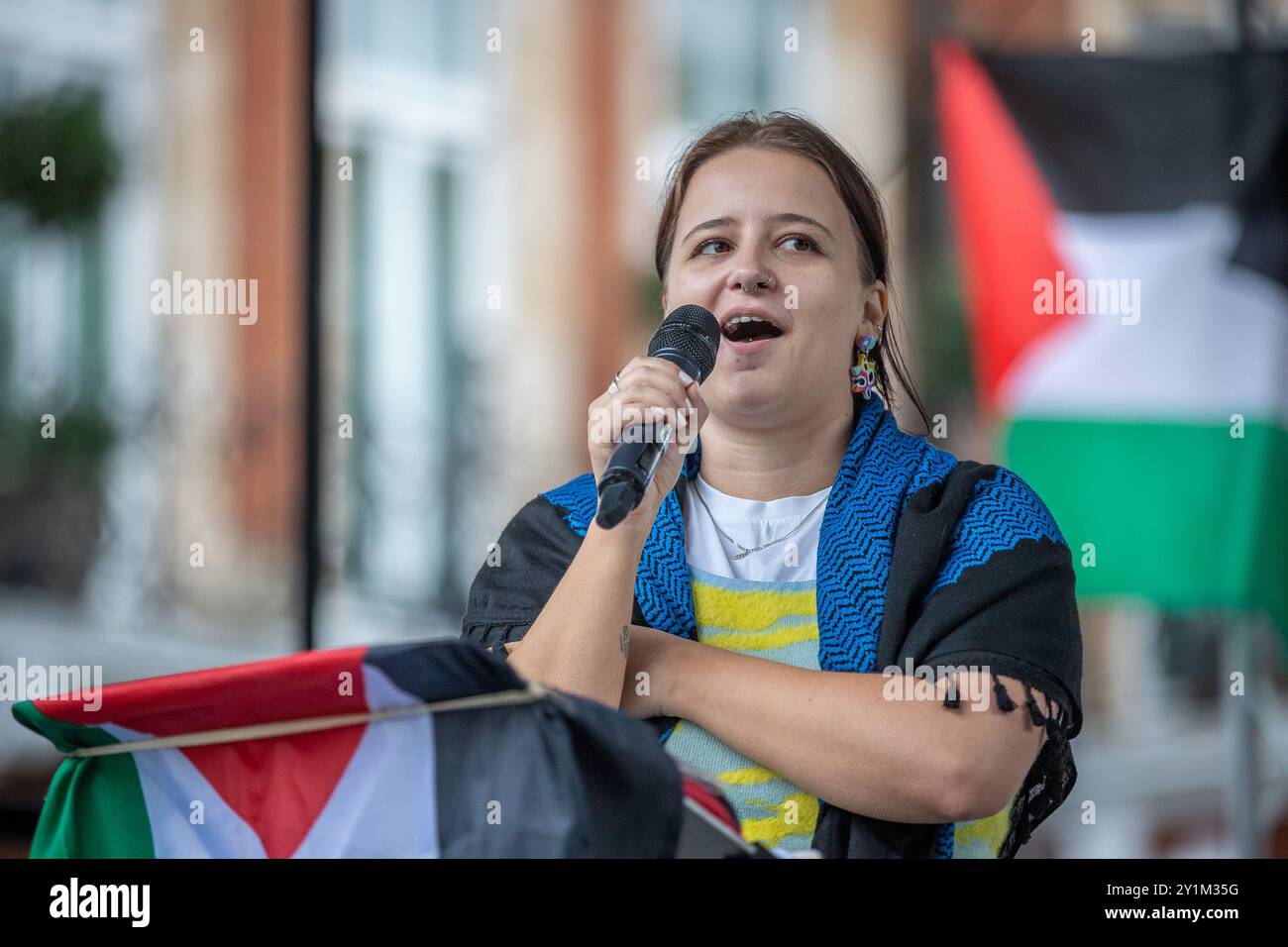 Londra, Regno Unito. 7 settembre 2024. Migliaia di manifestanti marciarono da Regent Street St James all'ambasciata israeliana a Londra. I manifestanti hanno chiesto un cessate il fuoco, la fine degli implacabili bombardamenti della Striscia di Gaza in Palestina e la fine della sua violenta occupazione, dell’apartheid e della colonizzazione del popolo palestinese. Hanno anche chiesto che il governo britannico interrompa il suo sostegno a Isreal e fermi tutte le vendite di armi a Israele. Abdullah Bailey/Alamy notizie dal vivo Foto Stock