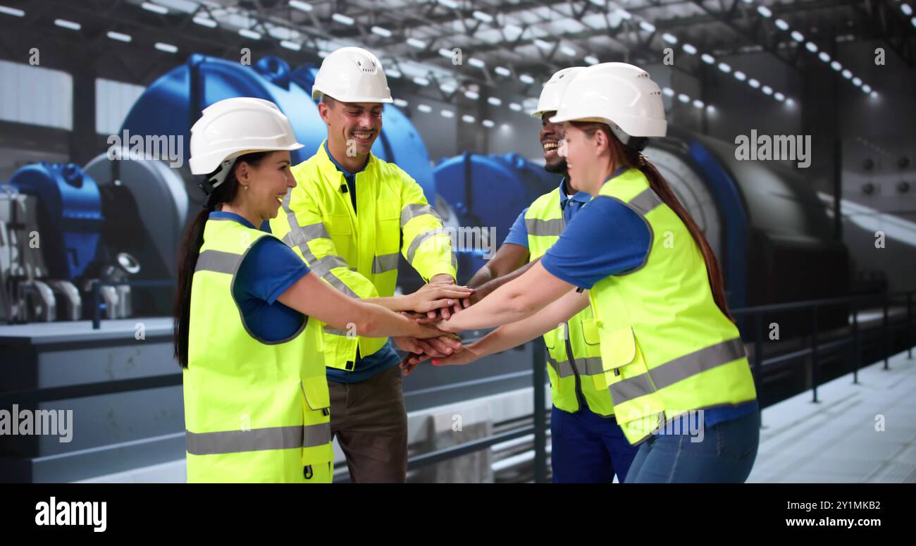 Team Spirit e coesione alla centrale elettrica. Mani di supporto Foto Stock