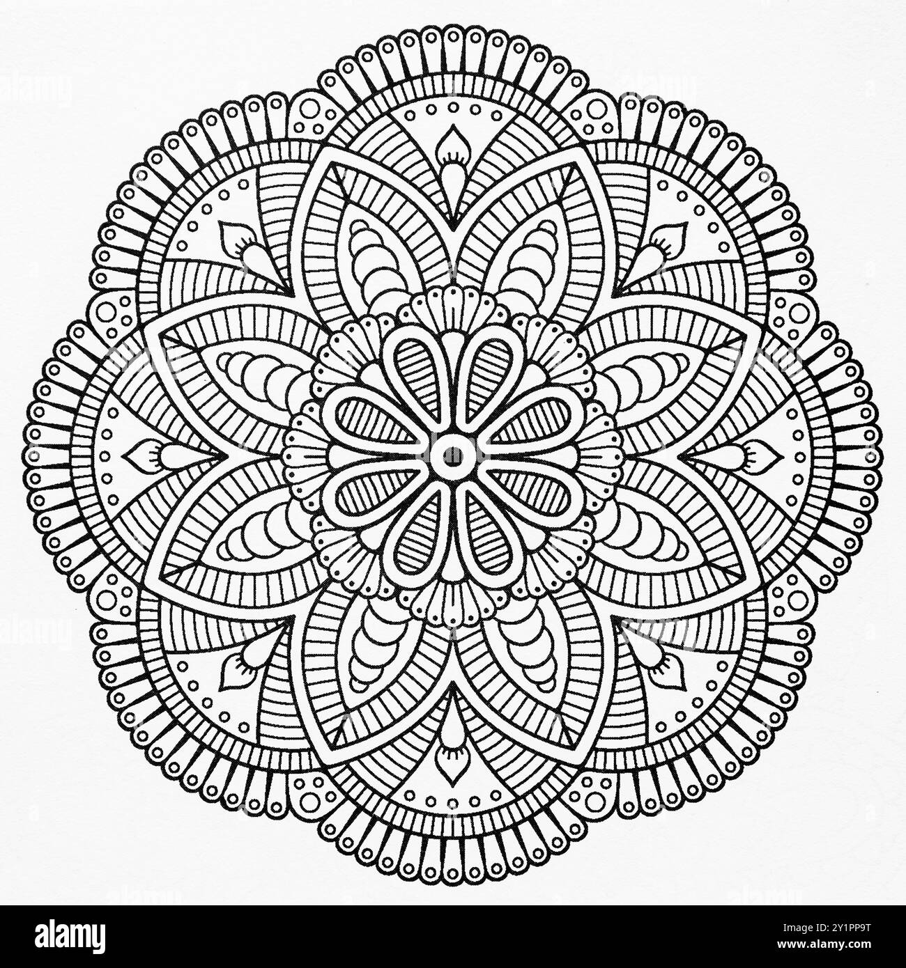 Sfondo bianco e nero con motivo mandala grafico per la colorazione Foto Stock