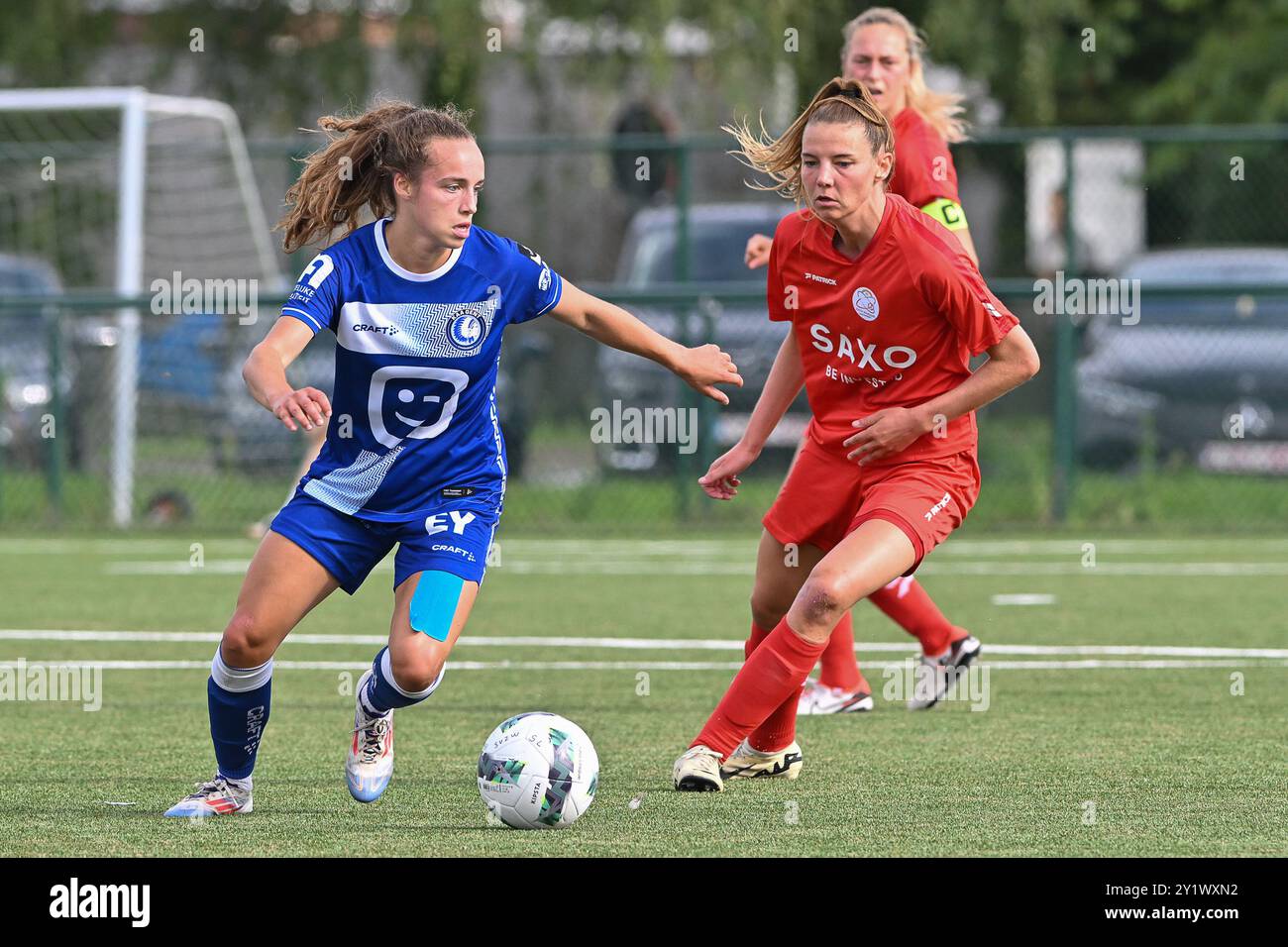 Zulte, Belgio. 7 settembre 2024. Jasmien Mathys (12) di AA Gent Ladies e Nicky Van den Abbeele (28) di Zulte-Waregem nella foto durante una partita di calcio femminile tra Zulte-Waregem dames e AA Gent Ladies nella seconda partita della stagione 2024 - 2025 della Belgian lotto Womens Super League, sabato 7 settembre 2024 a Zulte, BELGIO. Crediti: Sportpix/Alamy Live News Foto Stock