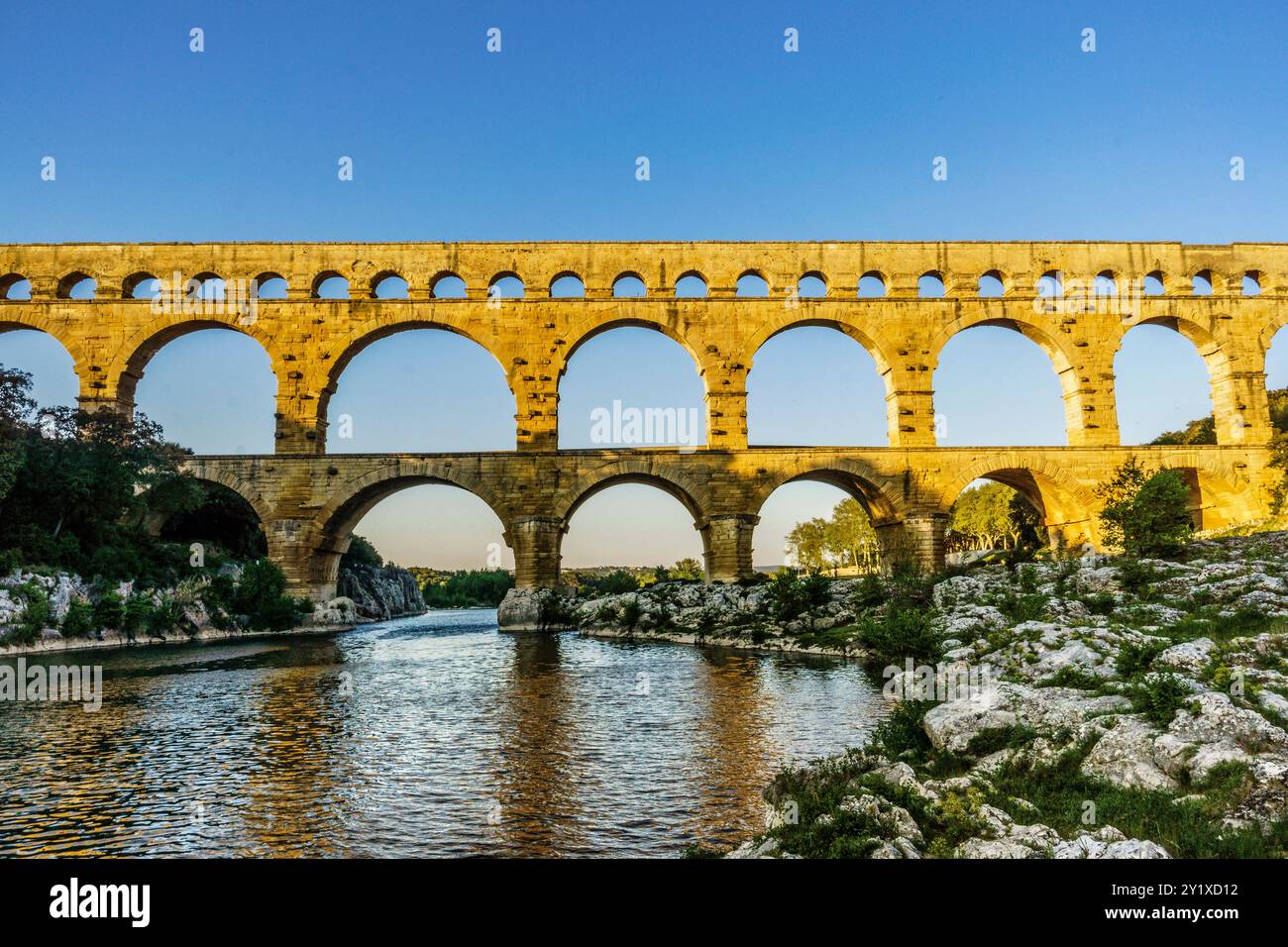 Pont du Gard, acquedotto patrimonio dell'umanità, costruito dall'Impero Romano, i secolo d.C., Remoulins, dipartimento di Gard, Francia, Europa. Foto Stock