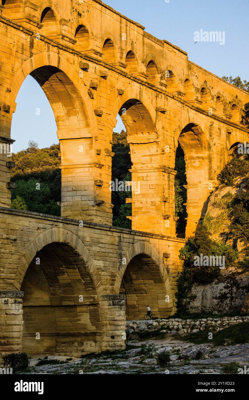 Pont du Gard, acquedotto patrimonio dell'umanità, costruito dall'Impero Romano, i secolo d.C., Remoulins, dipartimento di Gard, Francia, Europa. Foto Stock