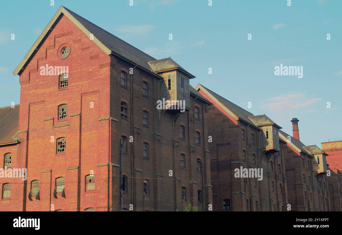 Gli edifici abbandonati, di grado II, Bass Maltings dismessi in disuso a Sleaford, Lincolnshire, Inghilterra, abbandonati dagli anni '1990 Foto Stock