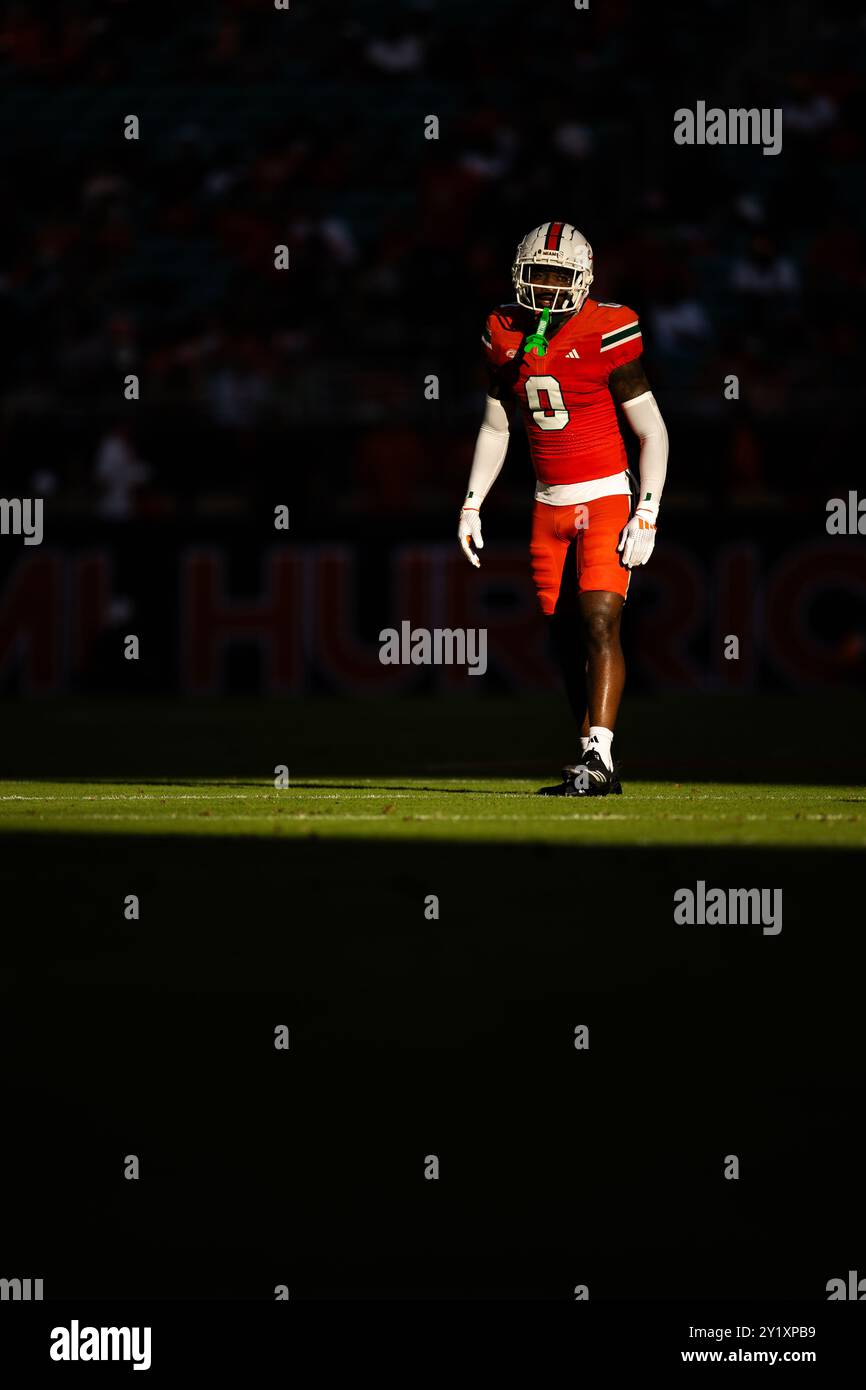 MIAMI GARDENS, FLORIDA - 7 SETTEMBRE: Mishael Powell #0 dei Miami Hurricanes si schiera contro i Florida A&M Rattlers all'Hard Rock Stadium il prossimo settembre Foto Stock