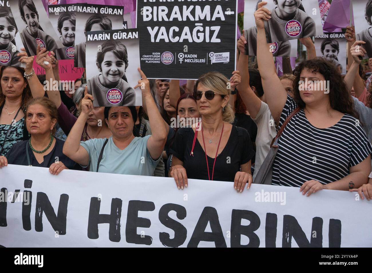 Istanbul, Turchia. 8 settembre 2024. Le donne a Istanbul hanno una protesta a seguito della morte del bambino di 8 anni Narin Güran Diyarbakır, in Turchia. Narin e' scomparsa per 19 giorni, ma il suo corpo e' stato trovato l'8 settembre. La protesta è stata organizzata dalle organizzazioni femministe. Crediti: Ingrid Woudwijk/Alamy Live News Foto Stock