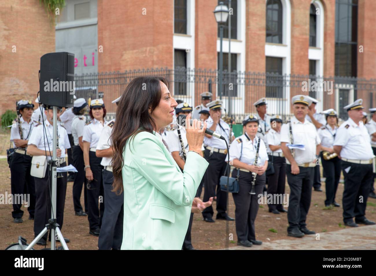 Roma, Italia. 8 settembre 2024. SVETLANA CELLI, presidente dell'Assemblea Capitolina, durante il suo intervento al concerto della banda di polizia Municipale di Roma capitale in occasione delle celebrazioni per il 150° anniversario del quartiere Esquilino a Roma. Il quartiere Esquilino celebra 150 anni dalla sua trasformazione in un quartiere moderno. Quartiere multietnico e simbolo di integrazione culturale, deve il suo nome all'antica caserma romana della guardia di cavallo imperiale presente nel suo territorio: castra priora equitum singularium. Molti dei resti antichi importanti sono stati su Foto Stock