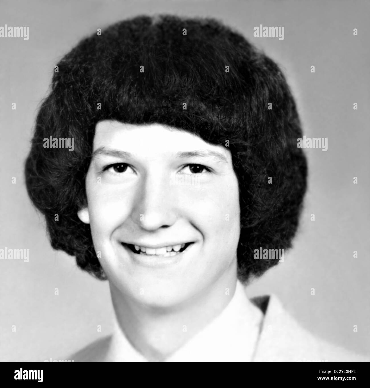 1977 c., USA : The american TIM COOK ( nato il 1° novembre 1960 ) quando era giovane di 17 anni , foto da High School Yearbook . Imprenditore americano , dirigente d'azienda che è l'attuale amministratore delegato di APPLE Inc. Cook era stato in precedenza Chief Operating Officer della società sotto il cofondatore Steve Jobs . Fotografo sconosciuto .- INFORMATICA - INFORMATICA - INFORMATICA - INFORMATICA - TECNOLOGIA INFORMATICA - STORIA - FOTO STORICHE - personalità da giovani da giovane - personalità giovanili - ragazzo - ADOLESCENTE - ANNUARIO SCOLASTICO --- ARCHIVIO GBB Foto Stock