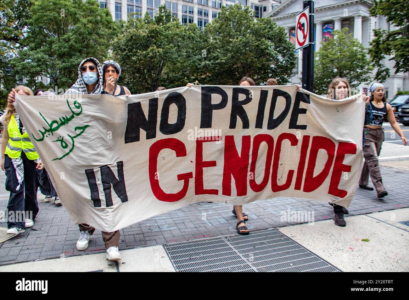 Washington, District of Columbia, USA. 7 settembre 2024. Gli attivisti di No Pride in Genocide protestano contro la cena nazionale della campagna per i diritti umani (HRC) al Washington Convention Center. (Credit Image: © Diane Krauthamer/ZUMA Press Wire) SOLO PER USO EDITORIALE! Non per USO commerciale! Foto Stock