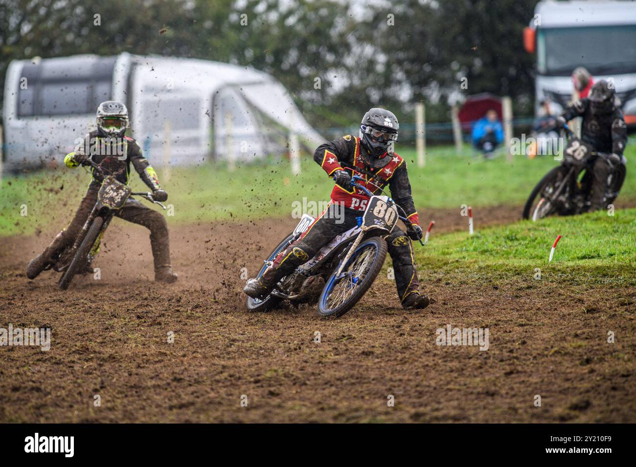 Woodhouse Lance, Gawsworth, Cheshire, domenica 8 settembre 2024. Paul Smith (80) ha guidato Max Broadhurst (58) e gt16 nella GT140 Support Class durante l'ACU British Upright Championships a Woodhouse Lance, Gawsworth, Cheshire, domenica 8 settembre 2024. (Foto: Ian Charles | mi News) crediti: MI News & Sport /Alamy Live News Foto Stock