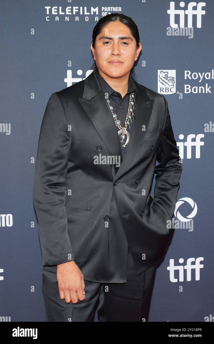 Toronto, Canada. 8 settembre 2024. Hunter Redhorse Arthur partecipa alla prima di "Rez Ball" durante il Toronto International Film Festival 2024 al Royal Alexandra Theatre di Toronto, Canada, domenica 8 settembre 2024. (Foto di Michael Chisholm/Sipa USA) credito: SIPA USA/Alamy Live News Foto Stock