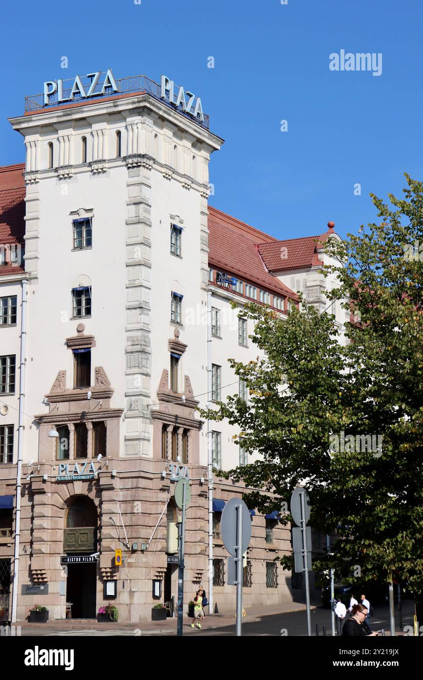 Plaza Hotel and Restaurant presso la piazza ferroviaria nel centro di Helsinki, Finlandia agosto 2024 Foto Stock