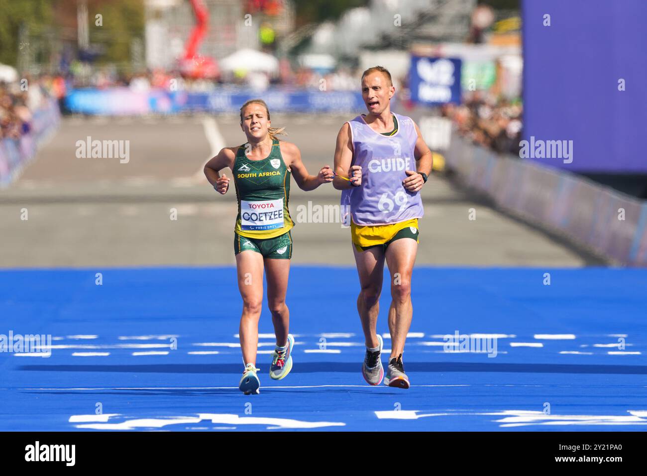 La Courneuve, Francia. 8 settembre 2024. COETZEE Louzanne (RSA) Marathon : Maratona femminile T12 durante i Giochi Paralimpici di Parigi 2024 a la Courneuve, in Francia . Crediti: AFLO SPORT/Alamy Live News Foto Stock