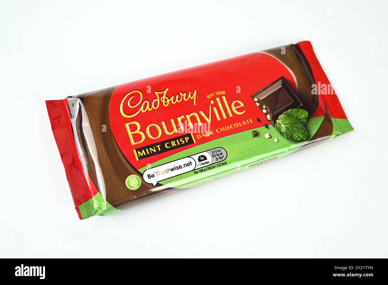 Cadbury Bournville Mint Crisp Dark Chocolate Bar – Galles, Regno Unito – 8 settembre 2024 Foto Stock