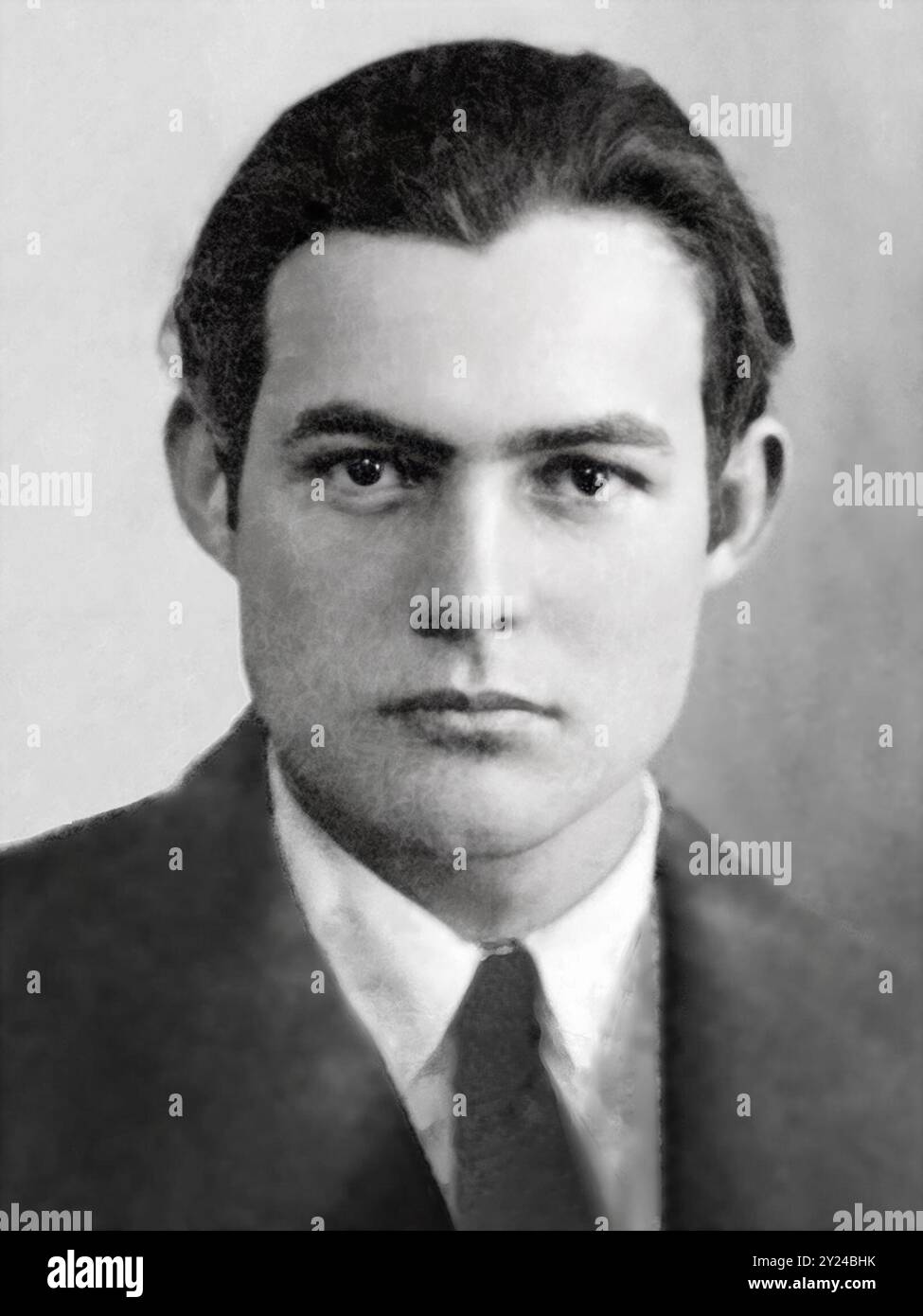 Un'immagine ritagliata della fotografia del passaporto di Ernest Hemingway del 1923. Ottimizzato digitalmente Foto Stock