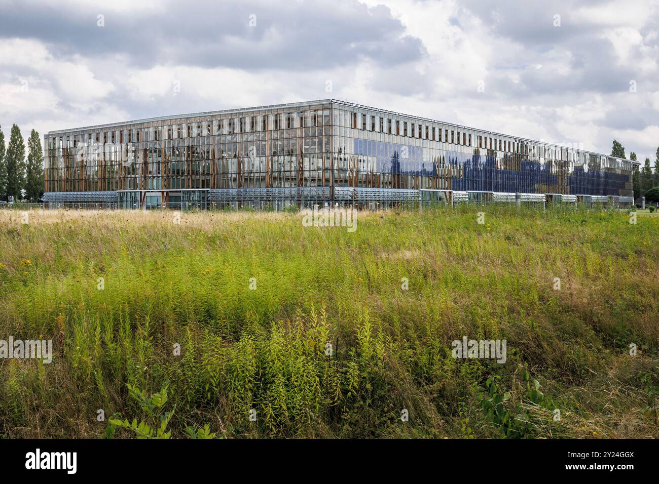Formazione continua accademia Mont-Cenis a Herne, Ruhr, Renania settentrionale-Wetsphalia, Germania. L'edificio ha una centrale solare sul tetto e in t Foto Stock
