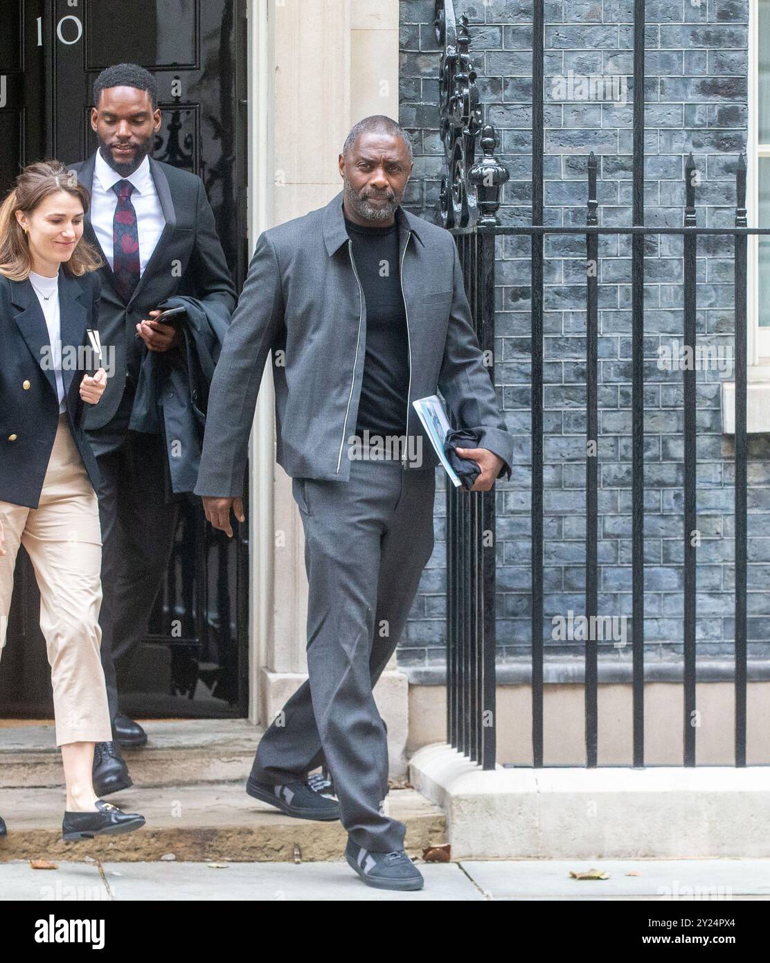 Londra, Inghilterra, Regno Unito. 9 settembre 2024. L'attore IDRIS ELBA, lascia Downing Street al numero 10 dopo il primo Summit annuale del crimine dei coltelli. (Credit Image: © Tayfun Salci/ZUMA Press Wire) SOLO PER USO EDITORIALE! Non per USO commerciale! Crediti: ZUMA Press, Inc./Alamy Live News Foto Stock