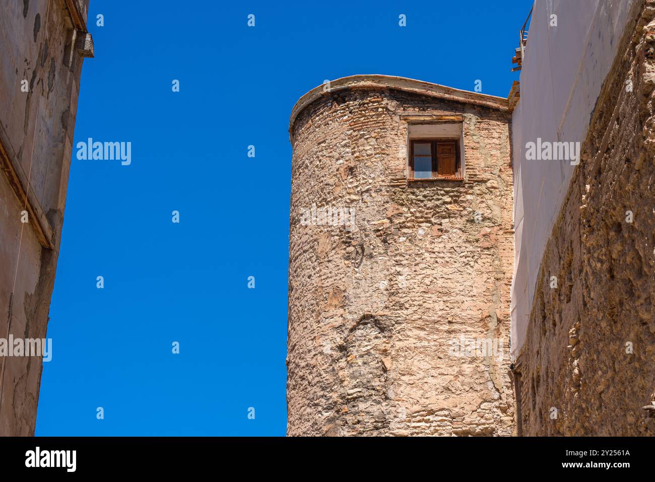 Valencia, Spagna. 15 maggio 2024. Torre di difesa, una struttura che rimane dalle mura medievali islamiche della città Foto Stock