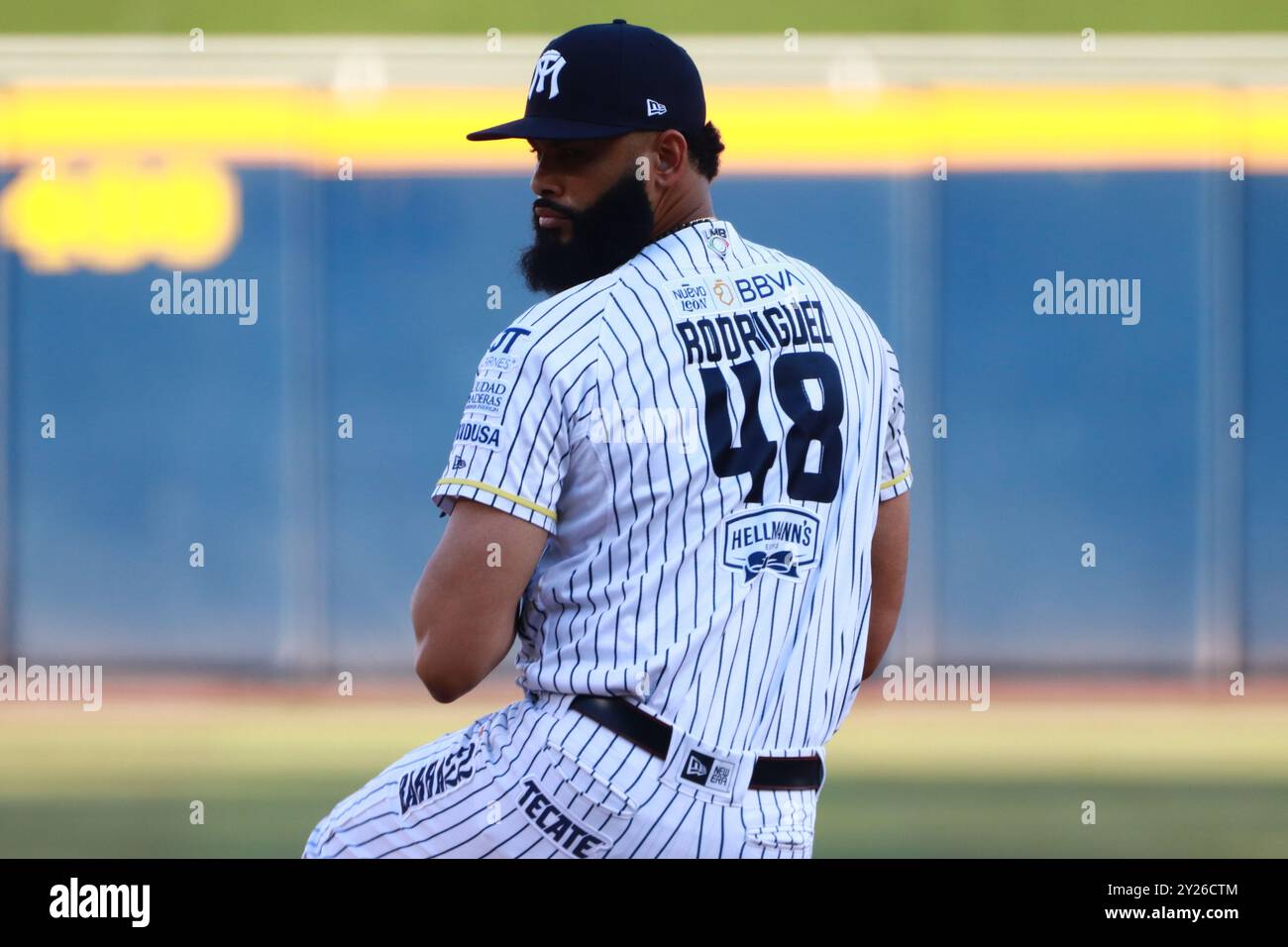 Monterrey, Nuevo Leon, Messico. 8 settembre 2024. Richard Rodriguez n. 48 di Sultanes de Monterrey lancia il pallone durante la ripresa del 2024 King Series match 3 contro Diablos Rojos della Mexican Baseball League (LMB) tra Diablos Rojos del México e Sultanes de Monterrey, all'Estadio Mobil Super, Diablos Rojos sconfigge Sultanes de Monterrey 2-0. Diablos Rojos guida la serie 3-0. L'8 settembre 2024 a Monterrey, Messico. (Credit Image: © Carlos Santiago/eyepix via ZUMA Press Wire) SOLO PER USO EDITORIALE! Non per USO commerciale! Foto Stock