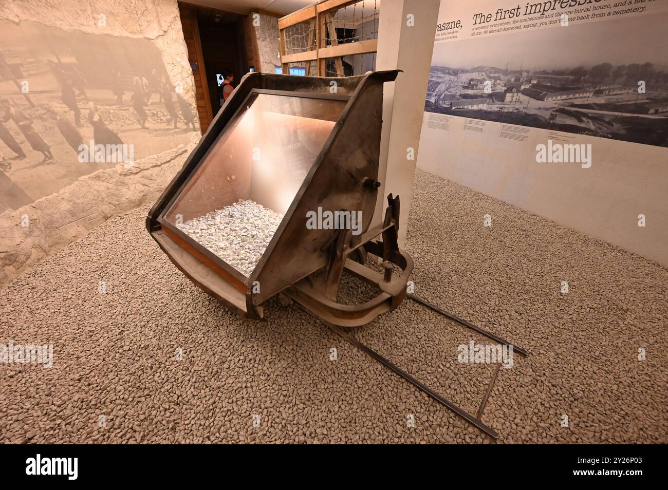 Secchio minerale ferroviario a scartamento ridotto presso la fabbrica Oscar Schindlers a Cracovia Foto Stock