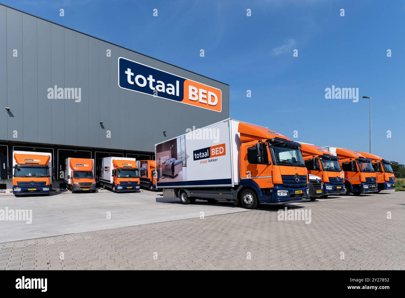 Camion A LETTO totaal nel magazzino di Wezep, Paesi Bassi Foto Stock