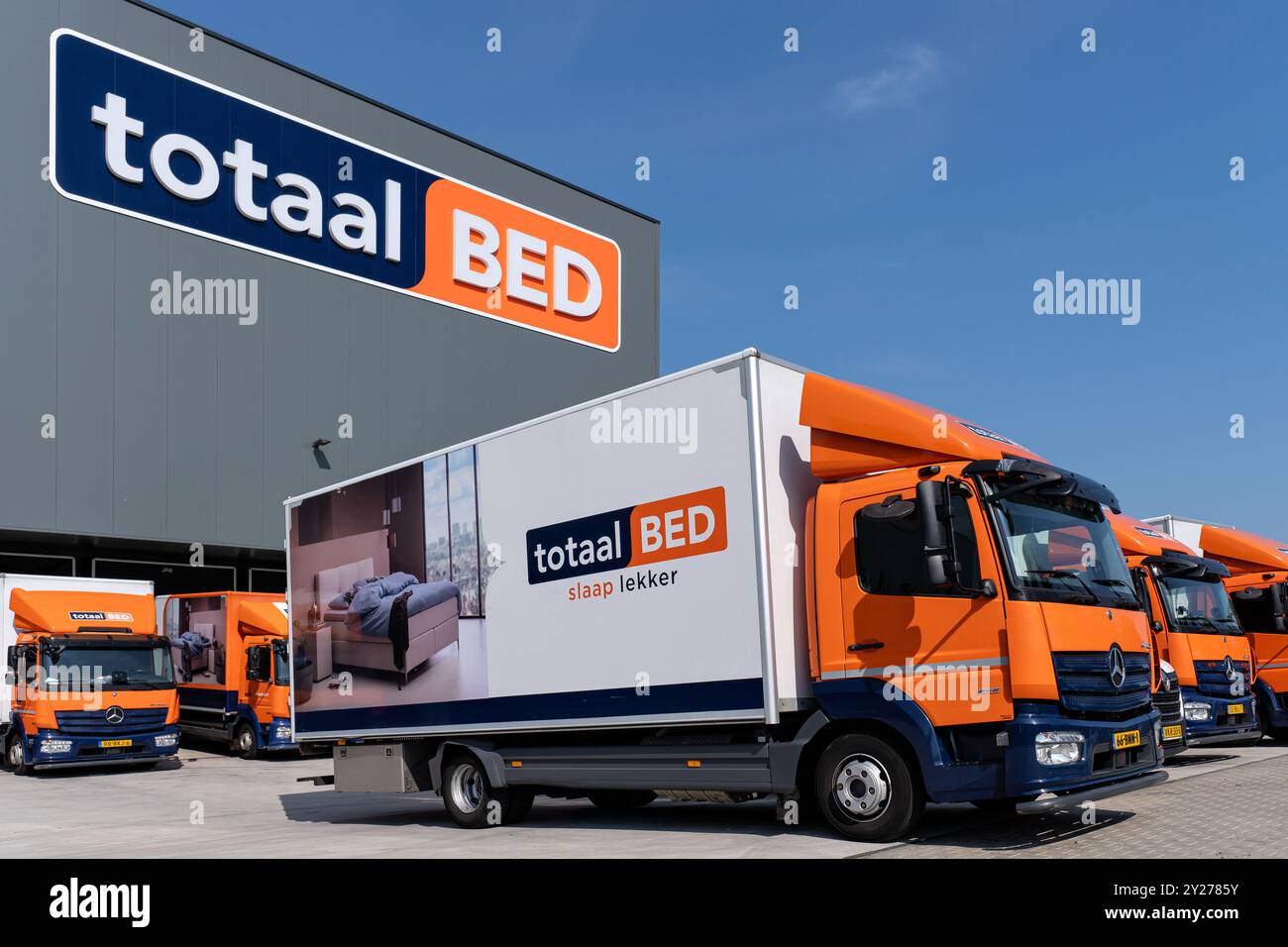 Camion A LETTO totaal nel magazzino di Wezep, Paesi Bassi Foto Stock