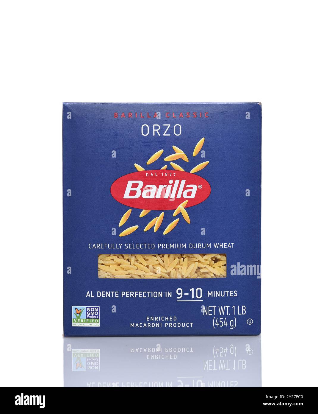 IRVINE, CALIFORNIA - 6 SETTEMBRE 2024: Una scatola di Barilla Orzo Pasta fatta con grano duro. Foto Stock