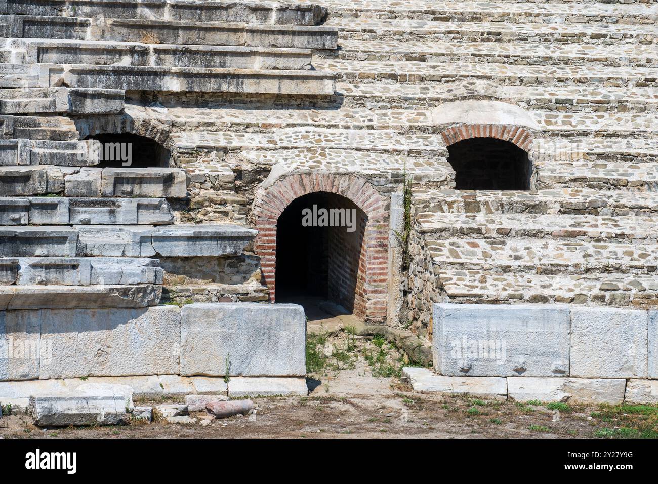 Antico anfiteatro di Stobi: Posti a sedere e ingressi dell'Arena dal 359 a.C. Foto Stock