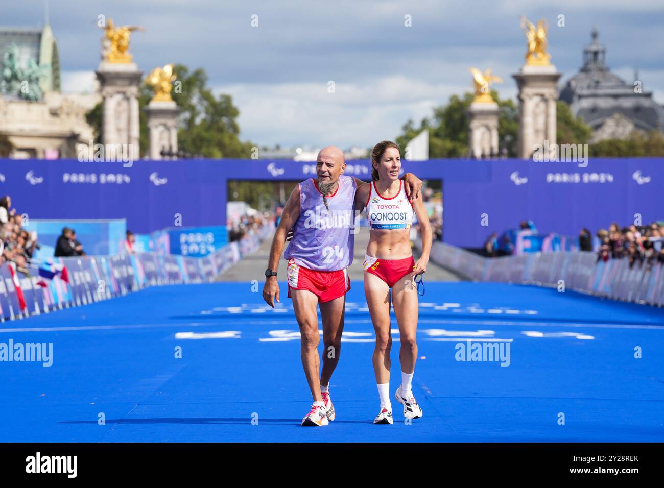 La Courneuve, Francia. 8 settembre 2024. CONGOST Elena (ESP) Marathon : Maratona femminile T12 durante i Giochi Paralimpici di Parigi 2024 a la Courneuve, in Francia. Crediti: AFLO SPORT/Alamy Live News Foto Stock