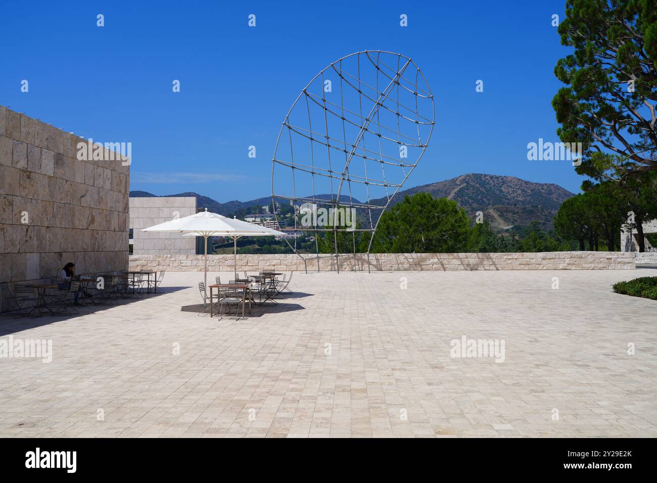 LOS ANGELES, CA -31 AUG 2023 - View of the Getty Center, sede del J. Paul Getty Museum, situato nel quartiere Brentwood di Los Angeles, Cali Foto Stock