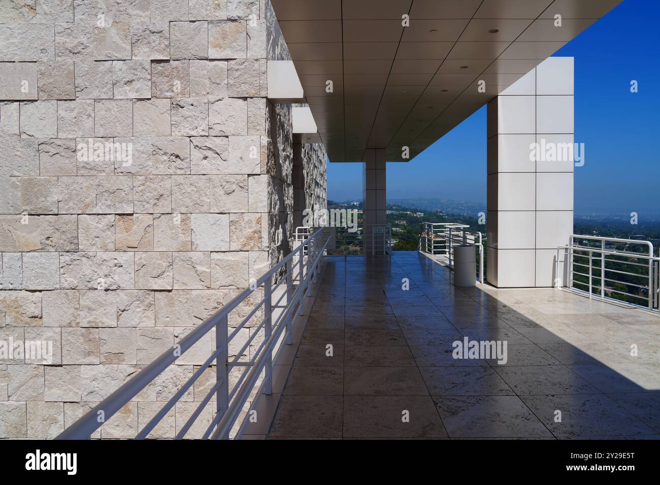 LOS ANGELES, CA -31 AUG 2023 - View of the Getty Center, sede del J. Paul Getty Museum, situato nel quartiere Brentwood di Los Angeles, Cali Foto Stock