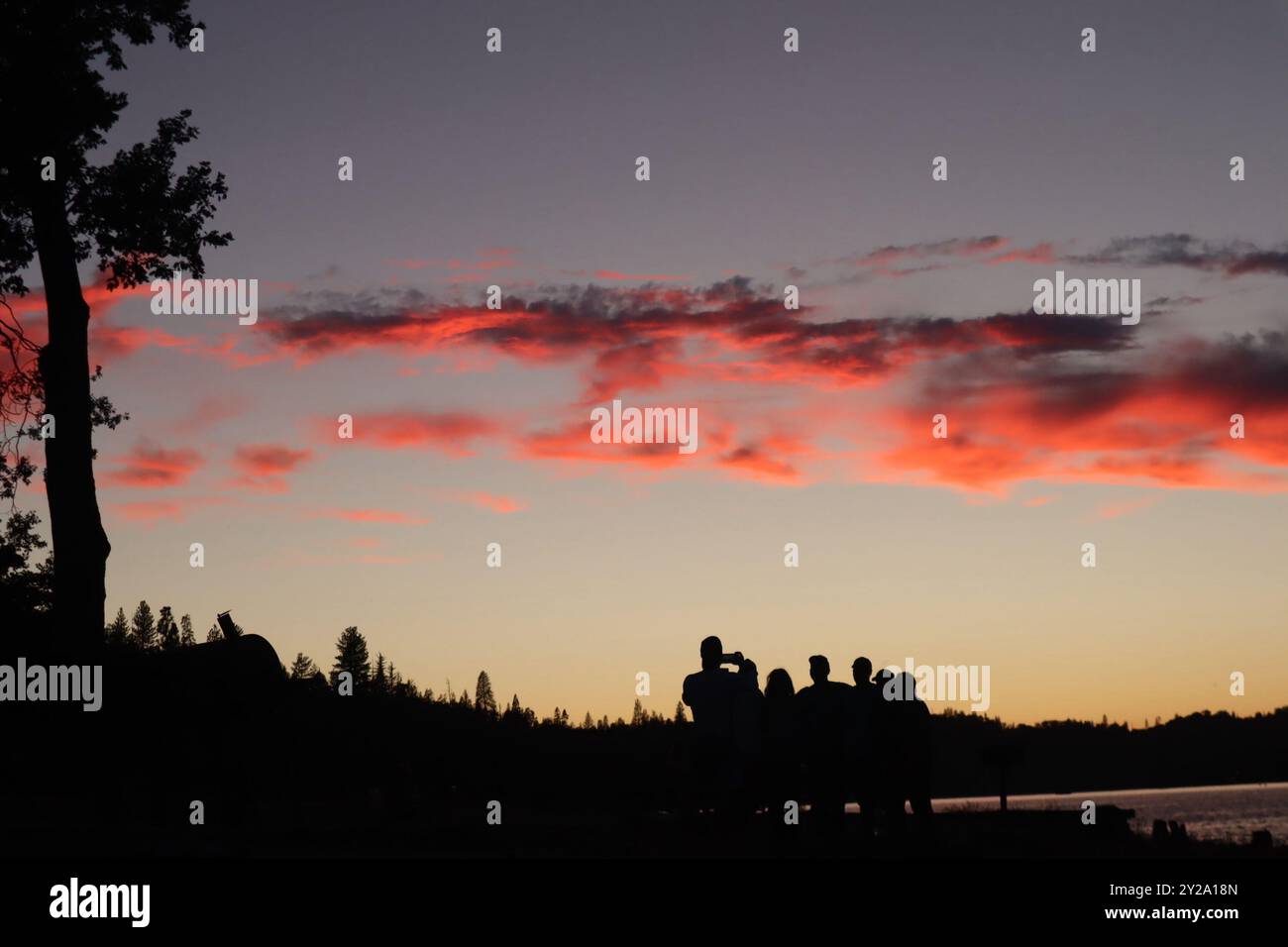 Bass Lake Yosemite Summer Pink Sunset Foto Stock