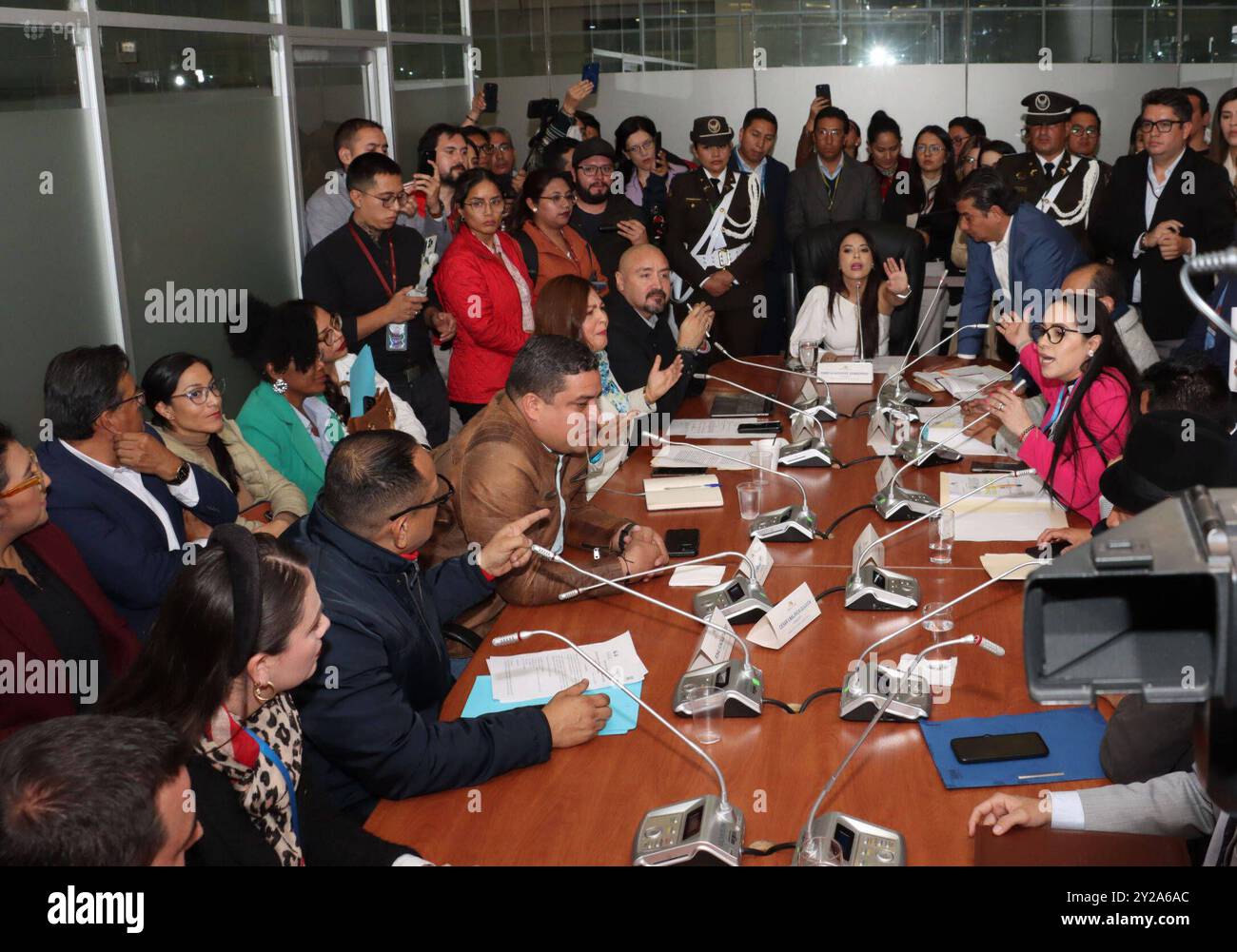 INCIDENTS FISCALIZATION SESSION FISCAL session Quito, lunedì 9 settembre 2024 Incidents in the Session of the Oversight Commission, per discutere l'impeachment del Procuratore generale Diana Salazar, con incidenti, al Palazzo legislativo foto API Rolando Enriquez Quito Pichincha Ecuador POL INCIDENTS FISCALIZATION SESSION FISCAL SESSION e9ce0db84444444fef6fd321e4bea6ebROZATION SESSION FISCALE: Copyright Foto Stock