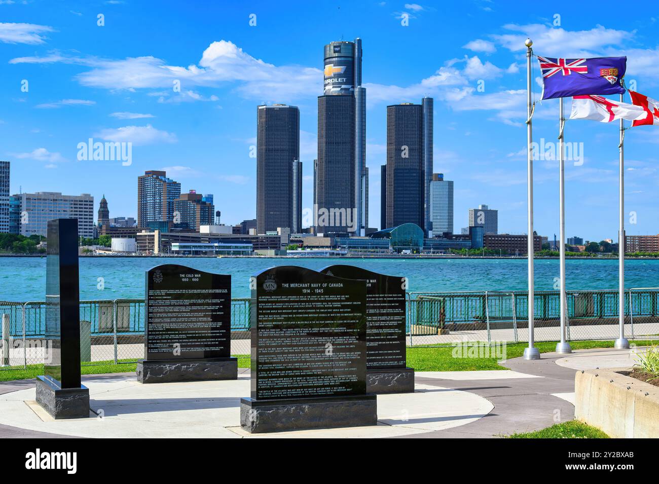 Parte del Monumento Navale sul fiume Detroit, dedicato agli uomini e alle donne che prestarono servizio nella Royal Canadian Navy e nella Canadian Merchant Navy. Foto Stock