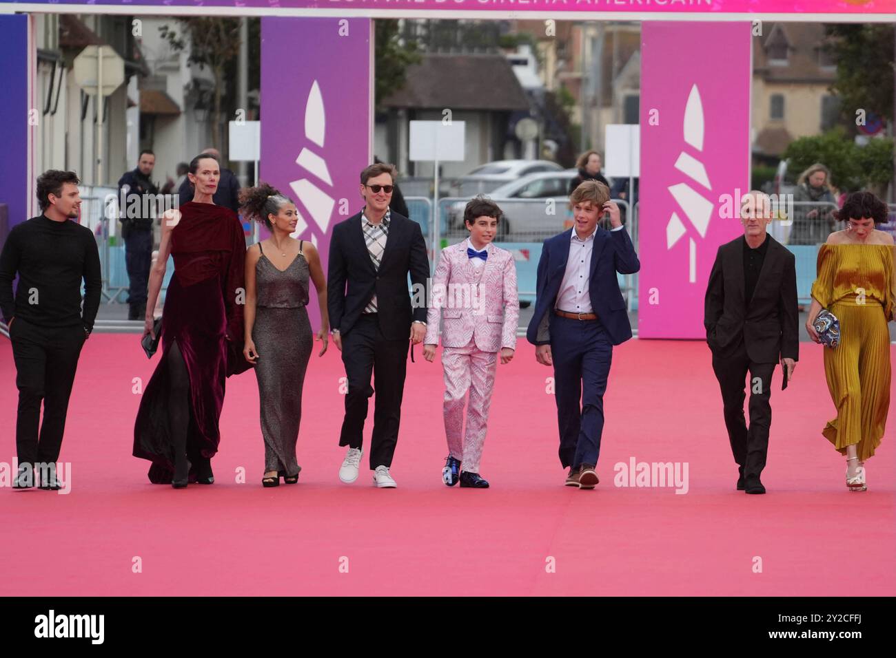 Deauville, Francia. 9 settembre 2024. Clayton Royal Johnson, Christa Boarini, Todd Wiseman Jr, Kue Miller Lawrence, Hudson Meek, Christina Brucato, Michael Sean Tighe, Eugenie Bondurant alla prima del film A Different Man durante il 50° American Film Festival a Deauville, in Francia, il 9 settembre 2024. Foto di Laurent Lairys/ABACAPRESS. COM credito: Abaca Press/Alamy Live News Foto Stock