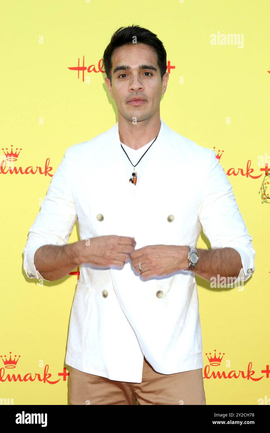 Los Angeles, Stati Uniti. 9 settembre 2024. Nella foto da sinistra a destra, Ektor Rivera alla premiere della serie The Chicken Sisters Hallmark. Crediti: Kathy Hutchins / Alamy Live News Foto Stock