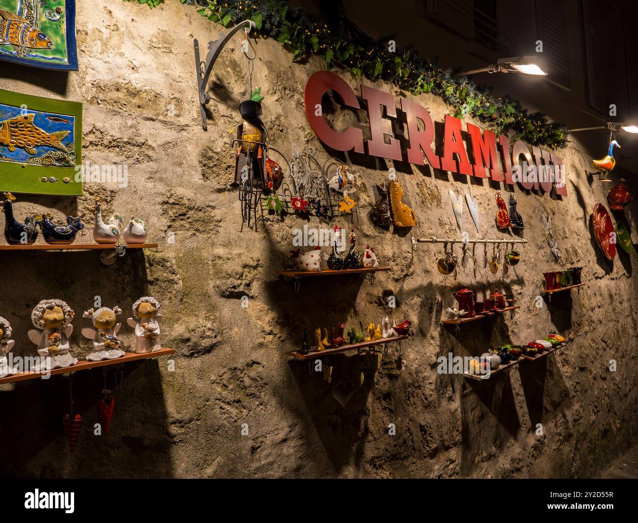 Galerie d'Art Céramique, Galleria d'Arte ceramica, souvenir, Montmartre, Parigi, Francia, Europa, UE. Foto Stock