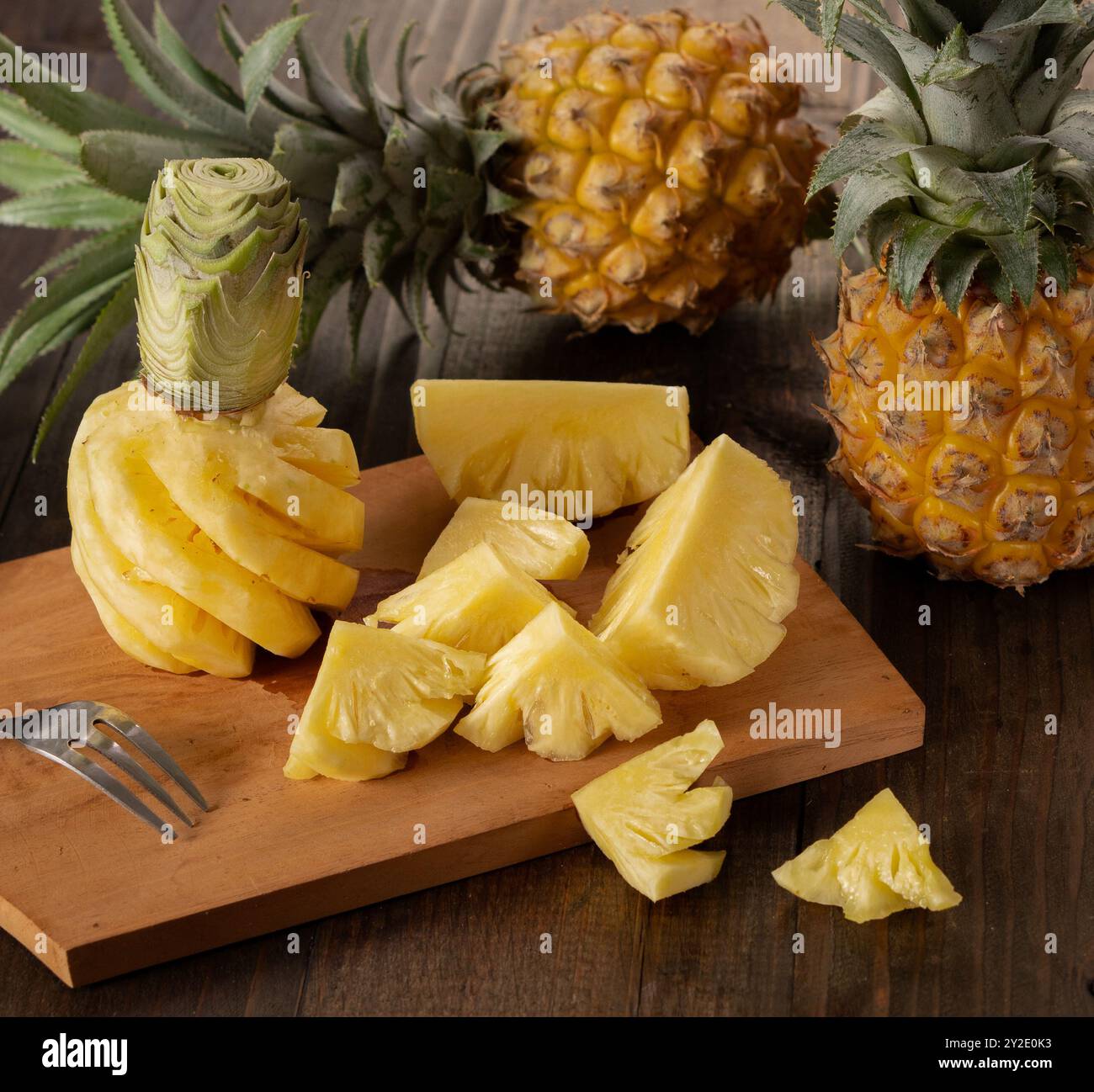 Tagliato di fresco e ricco di sapore, questo ananas è il ricordo perfetto per godersi i momenti dolci della vita! Foto Stock