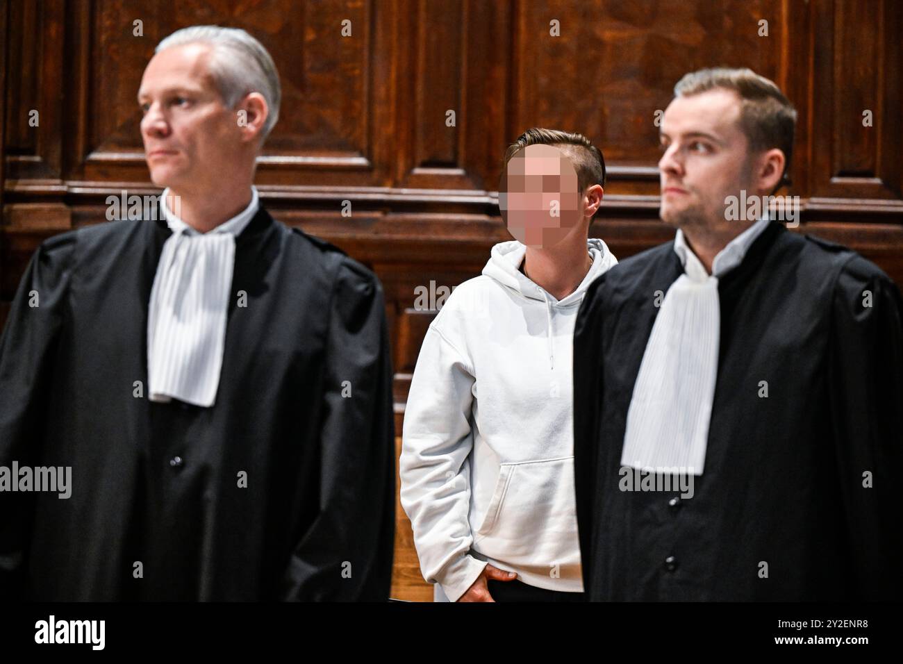 L'accusato D. Van Mechelen (42) raffigurato durante la sessione di costituzione della giuria al processo per assise di I. Reyntjens (56) e D. Van Mechelen (42) accusato dell'omicidio di Heidi Reyntjens (49), sorella minore di i che aveva una disabilità intellettiva davanti alla Corte di Assizes della Provincia di Anversa ad Anversa, martedì 10 settembre 2024. Presumibilmente e' annegata cinque anni fa per mano degli accusati. BELGA FOTO TOM GOYVAERTS Foto Stock