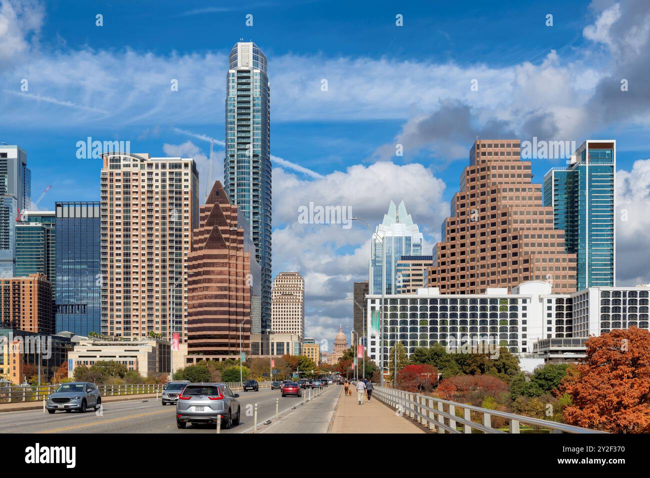 Lo skyline di Austin City nella giornata di sole autunnale ad Austin, Texas, Stati Uniti Foto Stock