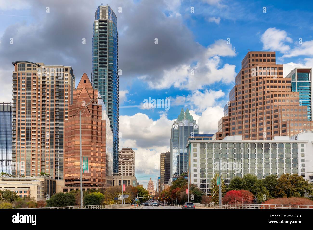 Lo skyline di Austin City nella giornata di sole autunnale ad Austin, Texas, Stati Uniti Foto Stock