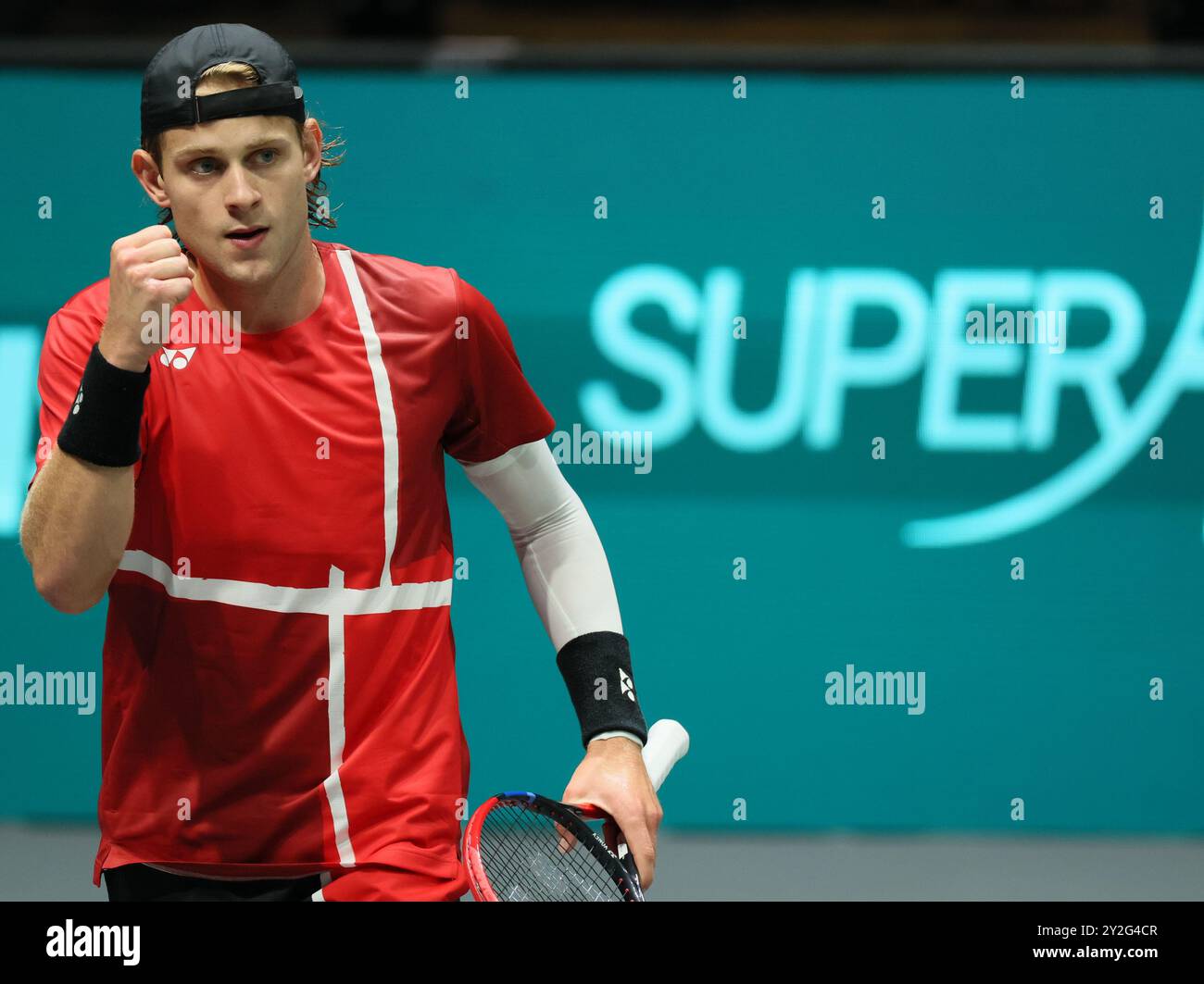 Bologna, Italia. 10 settembre 2024. Il belga Zizou Bergs reagisce ad una partita tra l'olandese Griekspoor e il belga Bergs, la seconda partita del gruppo A nella fase A gironi delle finali di Coppa Davis tra Paesi Bassi e Belgio, martedì 10 settembre 2024, presso l'Unipol Arena, a Bologna. BELGA PHOTO BENOIT DOPPAGNE credito: Belga News Agency/Alamy Live News Foto Stock