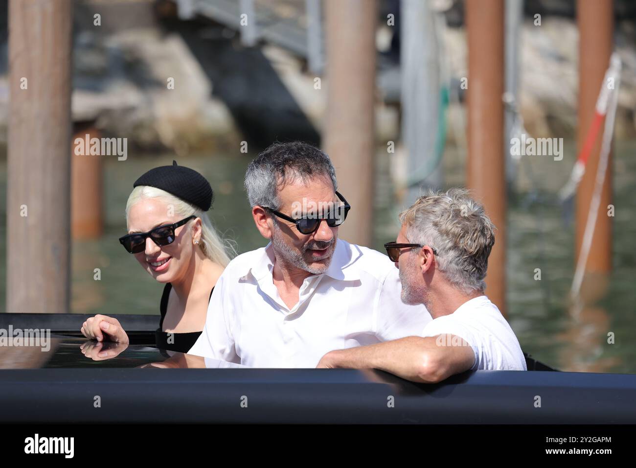 VENEZIA, ITALIA - 04 SETTEMBRE: L-R) Lady Gaga, il regista Todd Phillips e Joaquin Phoenix sono stati visti alla 81a Mostra Internazionale d'Arte cinematografica di Venezia il 4 settembre 2024 a Venezia. (Foto di Mark Cape/nsidefoto) Foto Stock