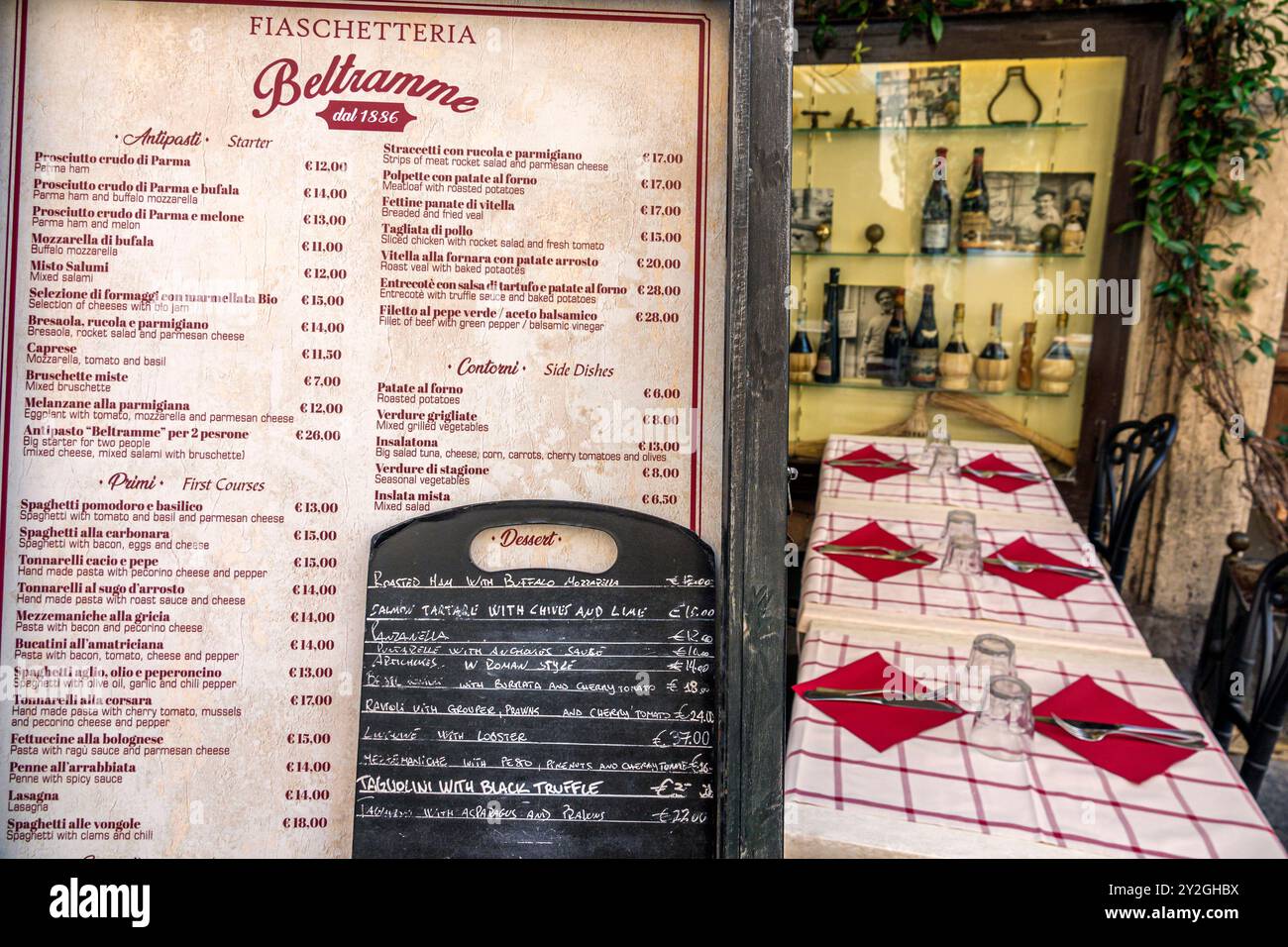 Roma, via della Croce, Fieschetteria Beltramme, ristorante romano, cartellone con cartellone, tavoli, cucina italiana, Europa europea, i visitatori viaggiano tra Foto Stock