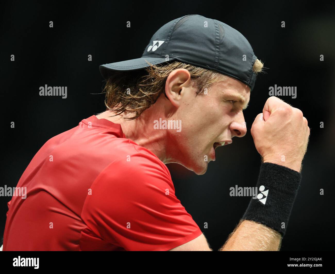 Bologna, Italia. 10 settembre 2024. Il belga Zizou Bergs reagisce ad una partita tra l'olandese Griekspoor e il belga Bergs, la seconda partita del gruppo A nella fase A gironi delle finali di Coppa Davis tra Paesi Bassi e Belgio, martedì 10 settembre 2024, presso l'Unipol Arena, a Bologna. BELGA PHOTO BENOIT DOPPAGNE credito: Belga News Agency/Alamy Live News Foto Stock