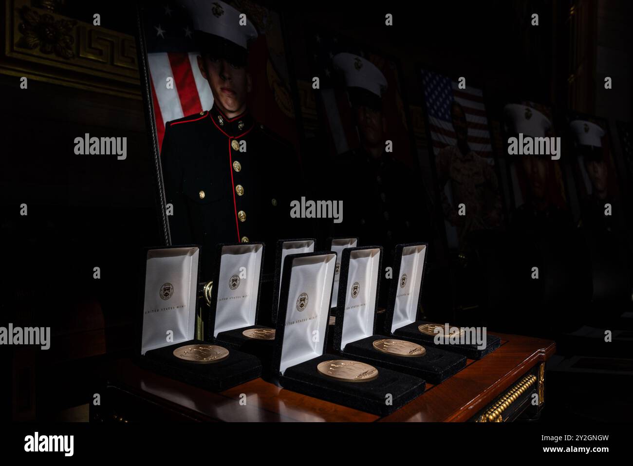 Washington, Stati Uniti. 10 settembre 2024. Le famiglie di tredici membri del servizio militare americano uccisi a Kabul, Afghanistan, il 26 agosto 2021, arrivano per la cerimonia della medaglia d'oro del Congresso presso il Campidoglio degli Stati Uniti a Washington, DC, martedì 10 settembre 2024. Foto di Anna Rose Layden/UPI credito: UPI/Alamy Live News Foto Stock